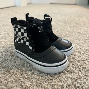 Baby vans-fur lined 4c